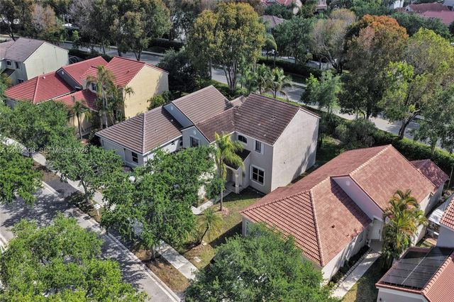 636 Sand Creek Cir, Weston, FL 33327