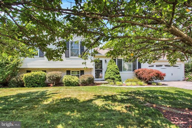 30 GARDENIA DR, Hanover, PA 17331