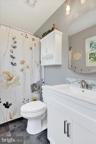 30 GARDENIA DR, Hanover, PA 17331