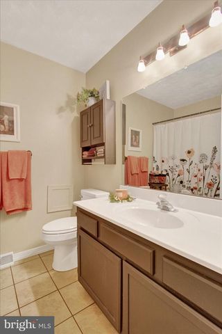 30 GARDENIA DR, Hanover, PA 17331
