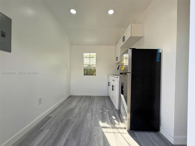 9255 SW 43rd Ter Rear, Miami, FL 33165