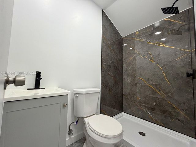 9255 SW 43rd Ter Rear, Miami, FL 33165