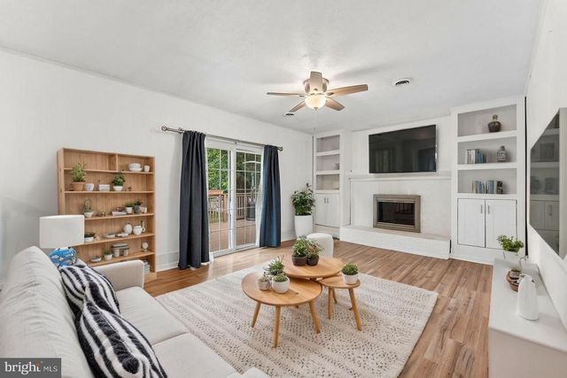 9622 AUTUMN PL, Manassas, VA 20110