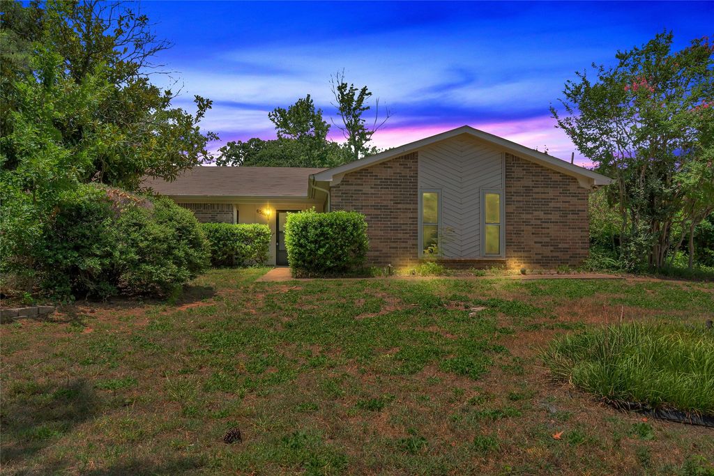 6304 Kingston Drive, Colleyville, TX 76034