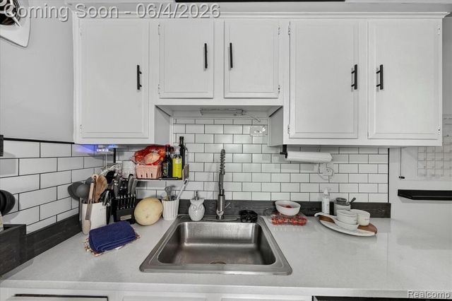 22729 Cleveland Street, Dearborn, MI 48124