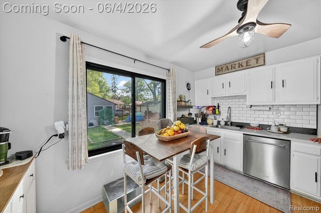 22729 Cleveland Street, Dearborn, MI 48124