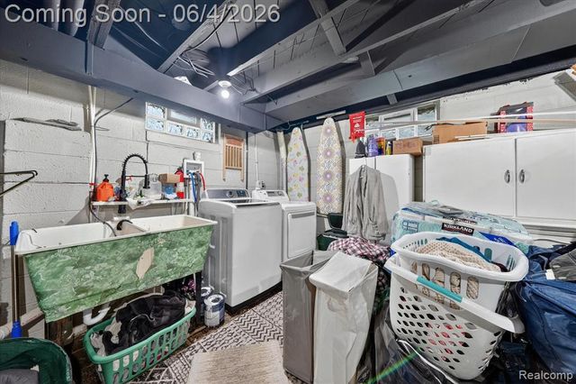 22729 Cleveland Street, Dearborn, MI 48124