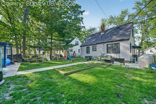 22729 Cleveland Street, Dearborn, MI 48124