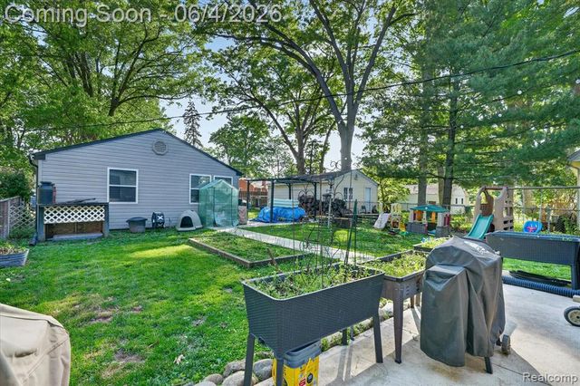 22729 Cleveland Street, Dearborn, MI 48124