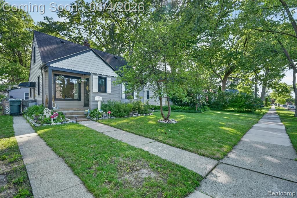 22729 Cleveland Street, Dearborn, MI 48124