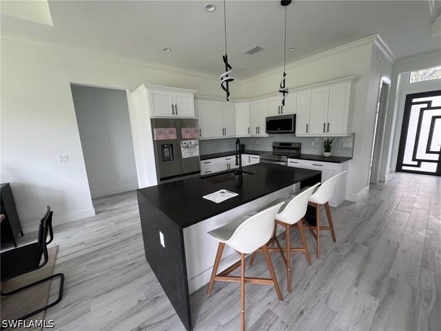 308 Golden Gate BLVD E, Naples, FL 34120