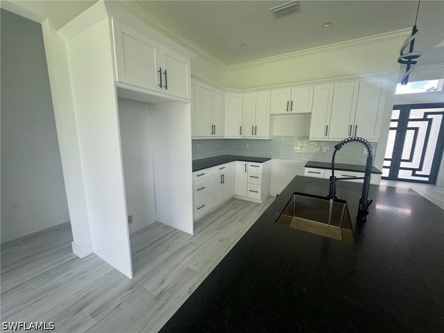 308 Golden Gate BLVD E, Naples, FL 34120