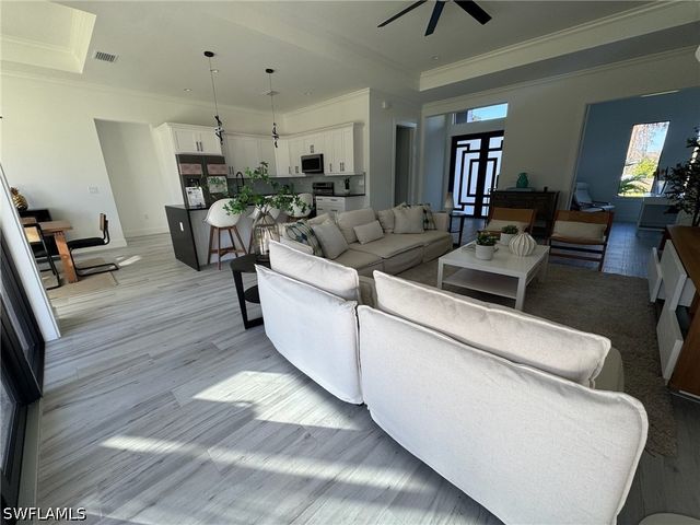 308 Golden Gate BLVD E, Naples, FL 34120