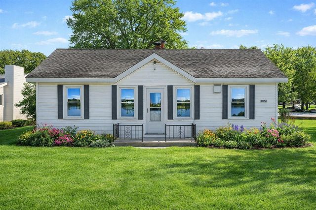 11637 Algonquin Drive, Pinckney, MI 48169