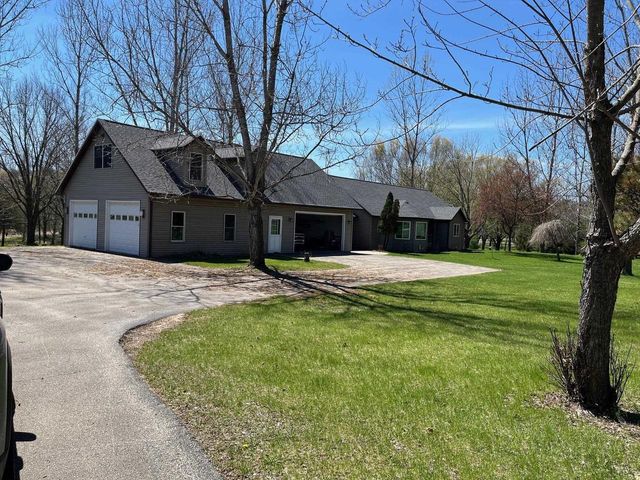 W3075 Grouse Road, Pardeeville, WI 53954