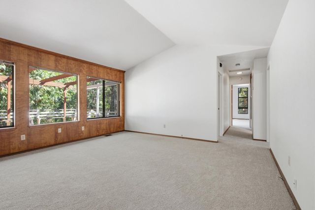 13581 Schooner Hill Dr, Grass Valley, CA 95945