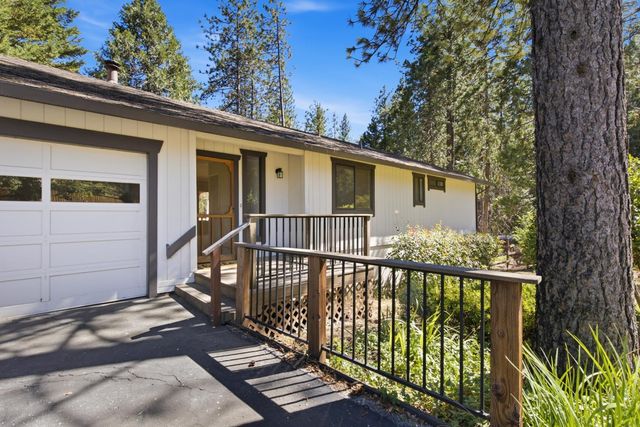 13581 Schooner Hill Dr, Grass Valley, CA 95945