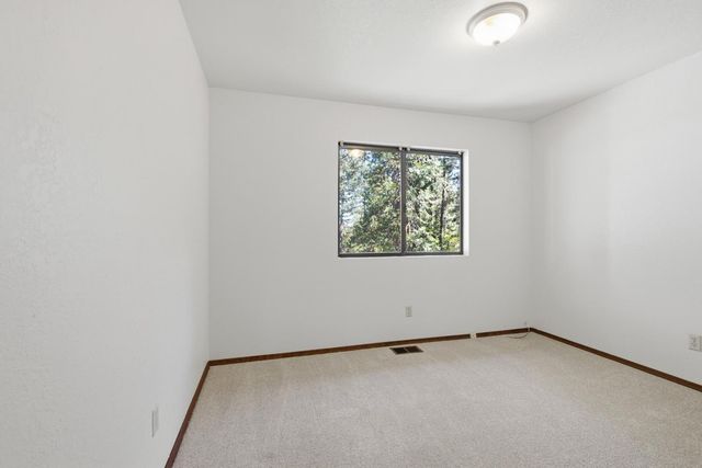 13581 Schooner Hill Dr, Grass Valley, CA 95945
