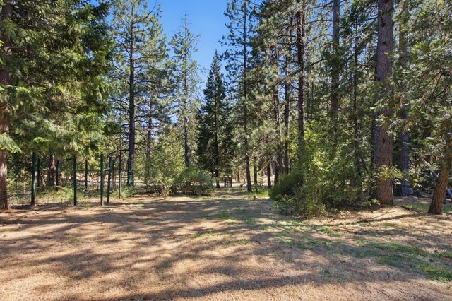 13581 Schooner Hill Dr, Grass Valley, CA 95945