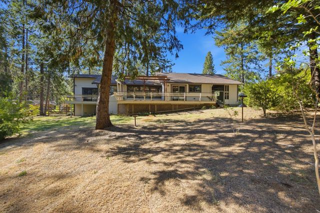 13581 Schooner Hill Dr, Grass Valley, CA 95945
