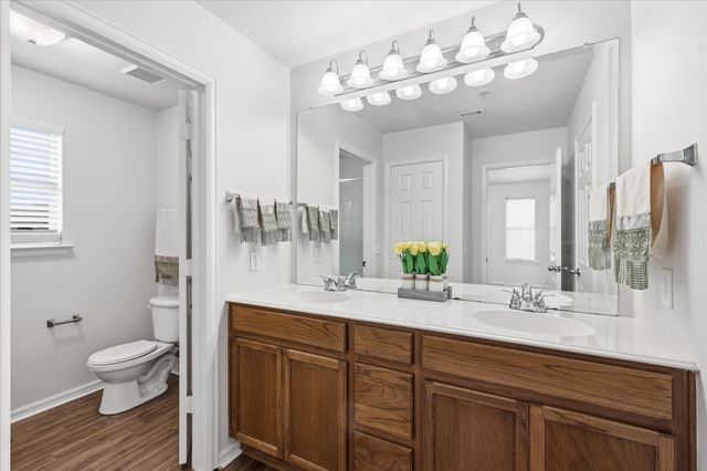 424 Legends Drive, Lewisville, TX 75057