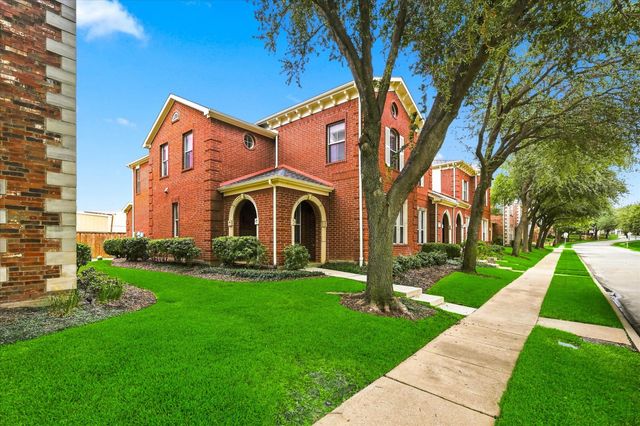 424 Legends Drive, Lewisville, TX 75057
