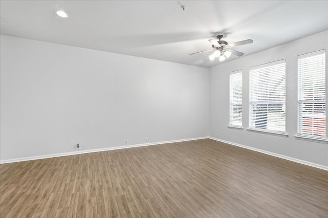 424 Legends Drive, Lewisville, TX 75057