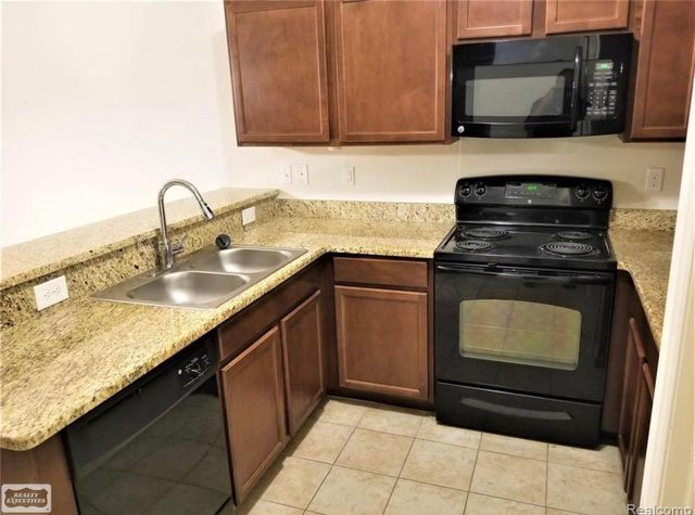 25849 Maritime Circle 274, Harrison Twp, MI 48045