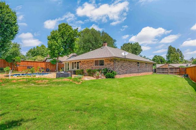 1916 Thunderbird Boulevard, Edmond, OK 73013