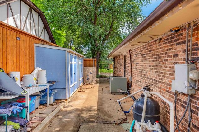 1916 Thunderbird Boulevard, Edmond, OK 73013