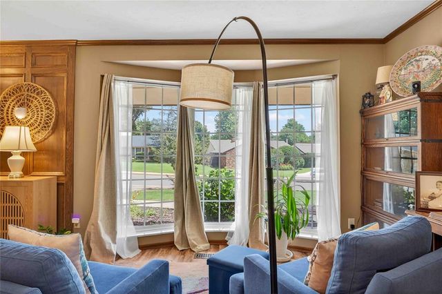 1916 Thunderbird Boulevard, Edmond, OK 73013