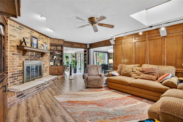 1916 Thunderbird Boulevard, Edmond, OK 73013