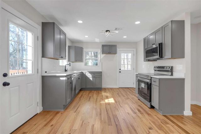 1427 Lorenzo SW Drive, Atlanta, GA 30310