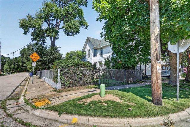 422 S Washington Street, Janesville, WI 53548