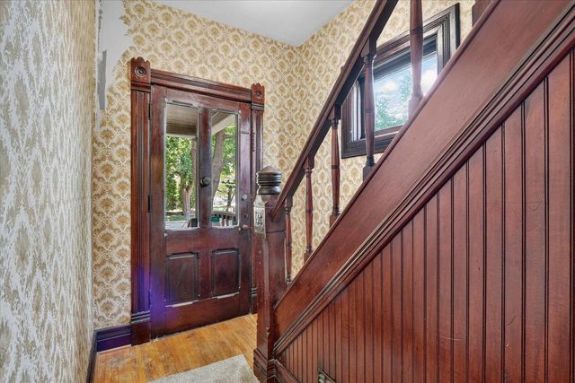 422 S Washington Street, Janesville, WI 53548