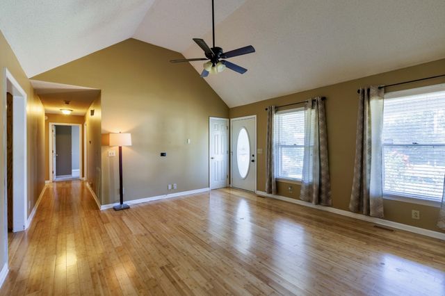 820 Jay Ln, Lascassas, TN 37085