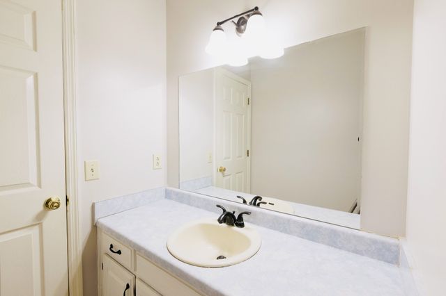 820 Jay Ln, Lascassas, TN 37085