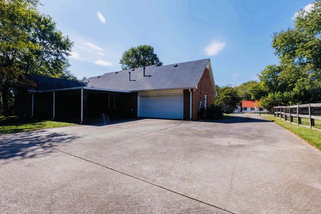 820 Jay Ln, Lascassas, TN 37085
