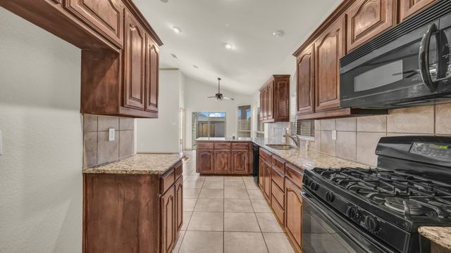 5401 Grayson Ridge Drive, Fort Worth, TX 76179