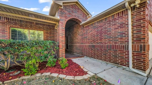 5401 Grayson Ridge Drive, Fort Worth, TX 76179