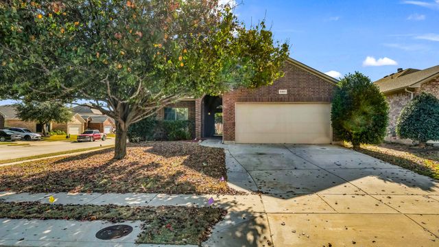 5401 Grayson Ridge Drive, Fort Worth, TX 76179