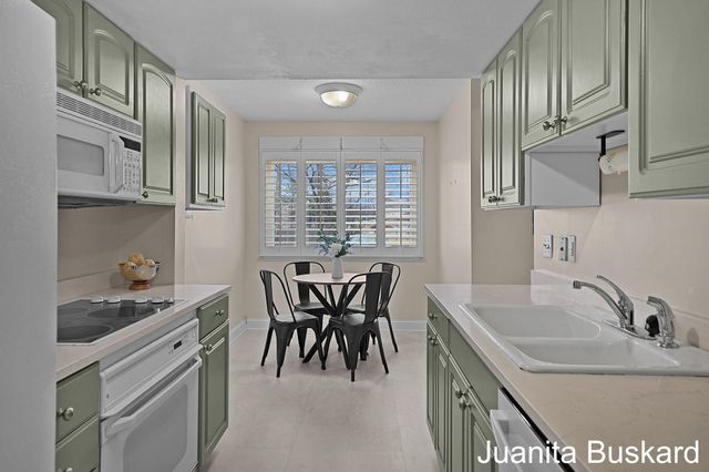 4106 North Norway Street Se, City Of Kentwood, MI 49546