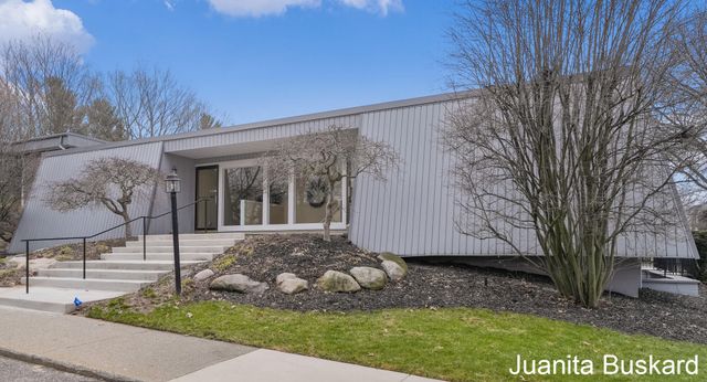 4106 North Norway Street Se, City Of Kentwood, MI 49546