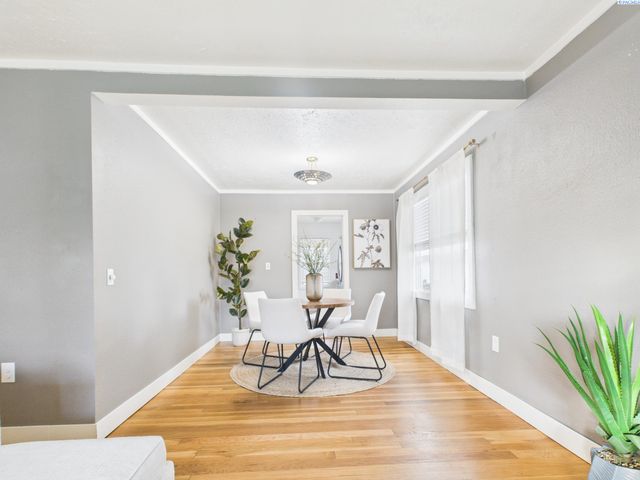 1108 Torbett St, Richland, WA 99354