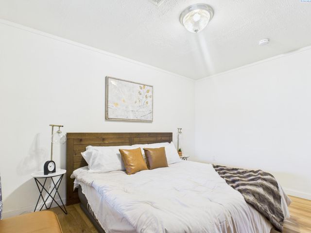 1108 Torbett St, Richland, WA 99354