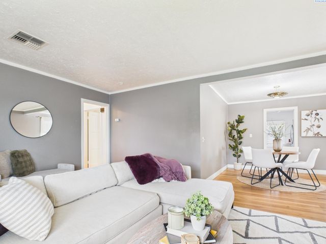 1108 Torbett St, Richland, WA 99354