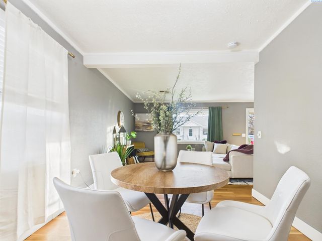 1108 Torbett St, Richland, WA 99354