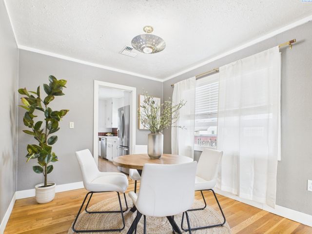 1108 Torbett St, Richland, WA 99354