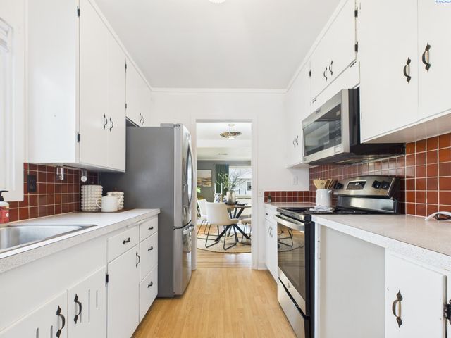 1108 Torbett St, Richland, WA 99354