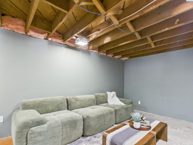 1108 Torbett St, Richland, WA 99354